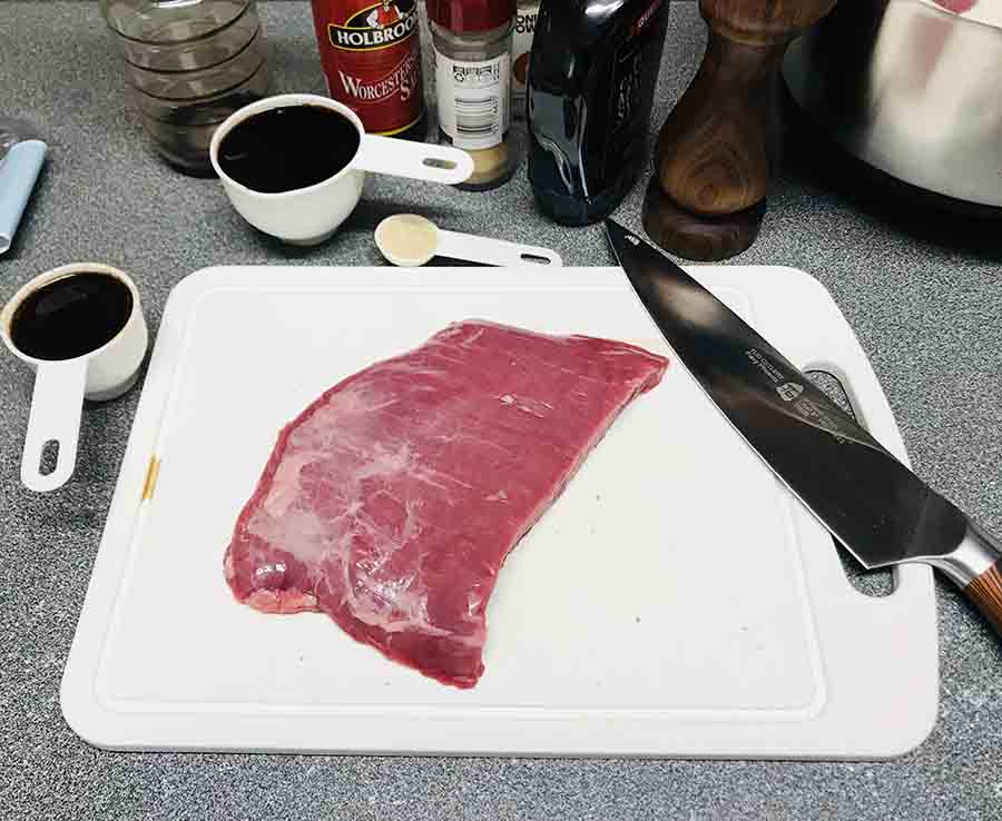 https://www.harveynorman.com.au/blog/assets/Preparing-beef-for-dehydrated-beef-jerky.jpg