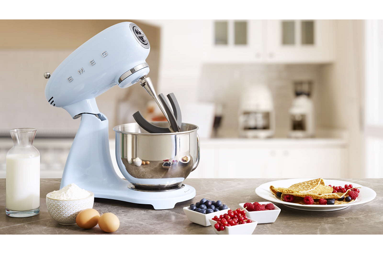 Smeg 50's Retro Style Aesthetic Full Colour Stand Mixer - Pastel Blue ...