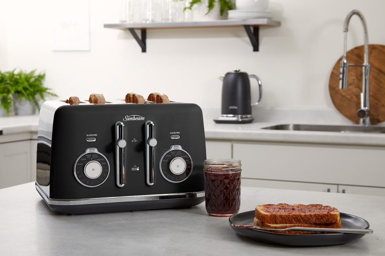 https://www.harveynorman.com.au/media/wysiwyg/product/featured/SunbeamAlineaSelectToaster/4slice-toaster-1.png